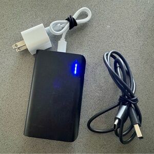 portable charger that can hold 3-4 full phone charges